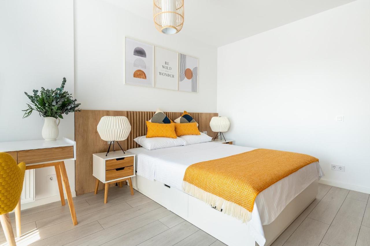 Moon Plaza Deluxe Studios Бухарест Екстер'єр фото